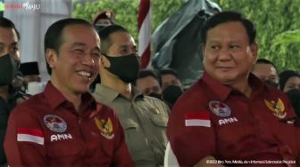Jokowi: Tadi Saya Cek Prabowo Memiliki Kerutan di Wajah dan Rambut Putih