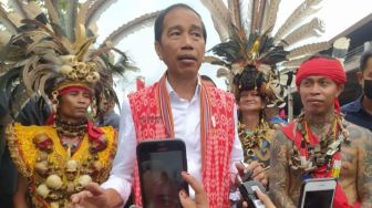 Ungkap Ciri Pemimpin Berambut Putih, Menkominfo Sebut Gimik Politik Jokowi Bikin Hiburan Bagi Rakyat