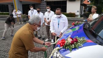 Dukung Tugas Dinas Tenaga Kerja dan Transmigrasi Jawa Timur, Pelindo Hibahkan Mobil Operasional