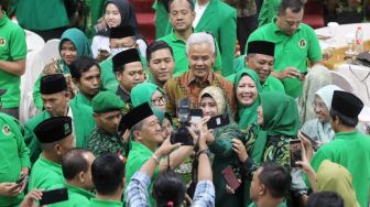 Momen Ganjar Diteriaki Presiden Indonesia Hingga Presiden Rambut Putih di Rapimwil PPP