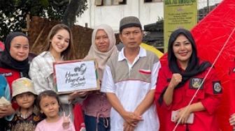 Sudah Cantik Baik Pula, Intip Momen Hana Hanifah Turun Langsung Beri Bantuan Untuk Korban Gempa Cianjur