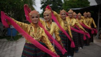 Lanjutkan Sosialisasi Sadar Wisata Tahap 2 di 4 Desa Wisata Wakatobi, Kemenparekraf Tekankan Pentingnya Pelayanan Prima