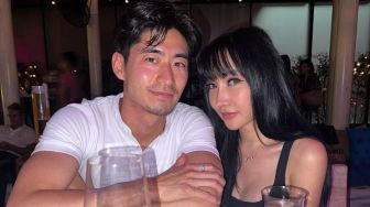 Pacar Baru? 5 Momen Mesra Lucinta Luna dengan Pria Tampan Asal Jepang