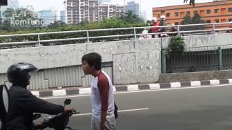 Komika Kukuh Adi yang Skakmat Denise Chariesta Memang Super Jutek, Ingat Lagi Aksinya Omeli Pemotor di Trotoar