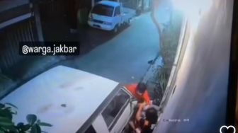 Berkeliaran di Jakarta Barat, Waria Terekam CCTV Lecehkan Anak Kecil, Korban Ditarik ke Samping Mobil