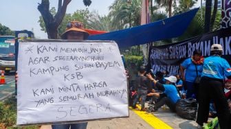 Tagih Janji Hunian, Warga Kampung Bayam Bikin Tenda di Depan Balai Kota Jakarta