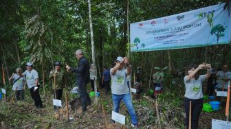 PPATK bersama BCA Lakukan Rehabilitasi Lahan Konservasi Orangutan di Kalimantan Timur