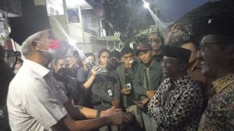 Bertemu Saat Takziah ke Rumah Duka Ferry Mursyidan Baldan, Menteri Bahlil Berseloroh Sebut Ganjar Capres dari KAHMI