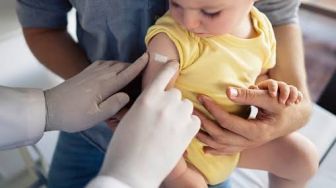 Tidak Cuma Perkuat Sistem Kekebalan Tubuh, Dokter Ungkap Imunisasi Lengkap Bantu Anak Jadi Lebih Cerdas