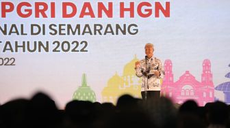 Presiden Jokowi Peringati Hari Guru di Jateng, Ganjar Yakin Target Pengangkatan Sejuta Guru akan Tercapai
