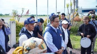 Anies Baswedan Tiba di Ranah Minang, Disambut Teriakan 'Anies Presidenku' Emak-emak