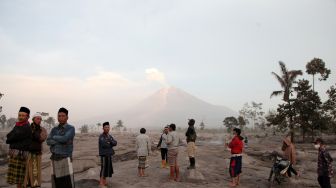 Warga Mengevakuasi Kambing hingga Menyelamatkan Kulkas Gegara Awan Panas Guguran Semeru