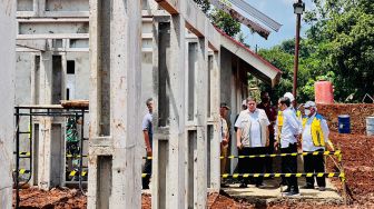 Tinjau Pembangunan Rumah Tahan Gempa di Cianjur, Jokowi: yang Rumahnya di Pusat Gempa Bakal Direlokasi di Sini