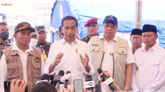 Pengungsi Gempa Cianjur Mulai Kedinginan, Jokowi Mau Pembangunan untuk Relokasi Dilakukan Secepat Mungkin