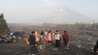 Jaringan Indosat Tumbang Akibat Erupsi Gunung Semeru