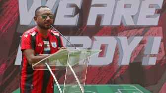 Profil Yan Permenas Mandenas, Manajer Persipura yang Blak-blakan Sebut Ada Isu Suap Klub Liga 2
