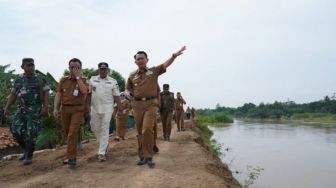 Tanggul Sungai Citarum Rembes, Pemkab Bekasi Minta BBWSC Turun Tangan