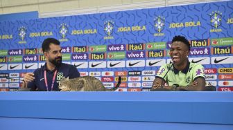 Seeokor Kucing Ganggu Jumpa Pers Vinicius Jr Jelang Kroasia vs Brasil di Piala Dunia 2022