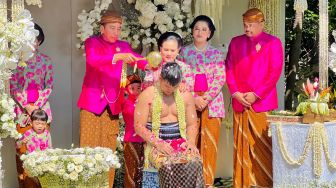 Siaran Langsung Pernikahan Kaesang Pangarep dan Erina Gudono Dikritik, Netizen: Lebih Penting Berita Update Bencana!
