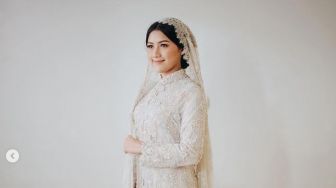 Potret Erina Gudono Gunakan Abaya di Acara Pengajian Jelang Dinikahi Kaesang Pangarep, Terlihat Anggun di Momen Sakral
