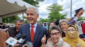 Ganjar Diteriaki Presiden hingga Berebut Foto Bersama di Ngunduh Mantu Kaesang-Erina