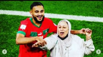 Selebrasi Sofiane Boufal Bersama Sang Ibu Jadi Sorotan Usai Kalahkan Portugal, Begini Hadist Islam Tentang Ibu