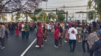 Antusiasme Warga Solo Sambut Pesta Pernikahan Kaesang dan Erina Gudono Hari Ini