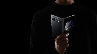 Saingi Huawei, Xiaomi Mi Mix Fold 4 Jadi HP Lipat Ketiga dengan Komunikasi Satelit