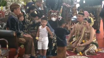 Nahyan Cucu Jokowi Langsung Jadi Idola karena Pakai Kutang di Nikahan Kaesang: Anak Medan Selalu di Depan!