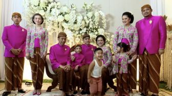 5 Potret Tingkah Polos Panembahan Al Nahyan Nasution, Cucu Jokowi Jadi Idola Baru Usai Pernikahan Kaesang-Erina
