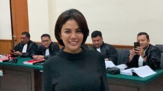 6 Kronologi Nikita Mirzani Banting Mic dan Lempar Berkas di Ruang Sidang, Kecewa Dito Mahendra Tak Datang