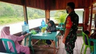 Kebersamaan Dengan Warga Binaan, Babinsa Selalu Aktif Adakan Komsos