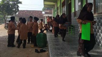 Sepuluh Tahun Pengabdian Yayasan Pendidikan Manba'ul 'Ilmi
