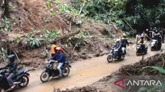 Jalur Utama Sukabumi-Palabuhanratu Sudah Bisa Dilalui Kendaraan, Diimbau Kendaraan Roda Dua Berhati-hati Melintas