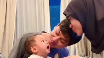 Rizky Billar - Lesti Kejora Pamer Baby L Pakai Kaos Sederhana, Harganya Malah Bikin Syok