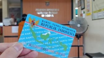 Beda dengan Anak Buahnya, Sekda DKI Wajibkan Warga Cetak Ulang KTP Setelah Jakarta Ganti Status