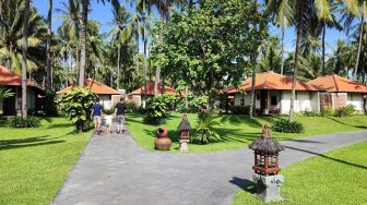 Cocok untuk Staycation Bareng Keluarga, Ketapang Indah Hotel Tawarkan Panorama Pantai yang Memesona