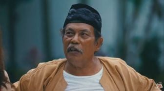 Otis Pamutih Dimakamkan Bertumpuk Dengan Ayah, Anak-anaknya Nangis Sesenggukan