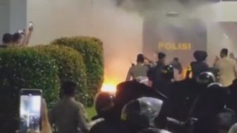 31 Mahasiswa Pendemo KUHP di Bandung Masih Ditahan, YLBHI Desak Kapolda Jabar Segera Bebaskan