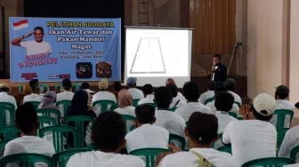 Potensi Besar Bagi Sumedang, Sahabat Sandiaga Uno Latih Masyarakat Budidaya Ikan Air Tawar dan Pakan Mandiri Magot