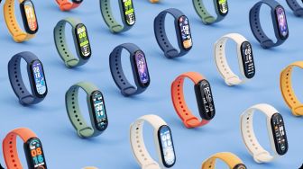 4 Cara Mengatasi Xiaomi Mi Band yang Gagal Mengisi Baterai