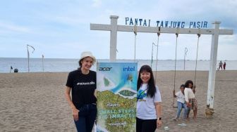 Bebersih Pantai Bareng Acer Indonesia dan Seasoldier