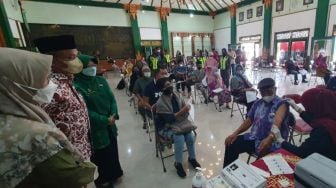 Vaksin Covid-19 Booster Kedua Mulai Diberikan di DIY, Satgas Sebut Capaian di Kota Jogja Lebih Tinggi