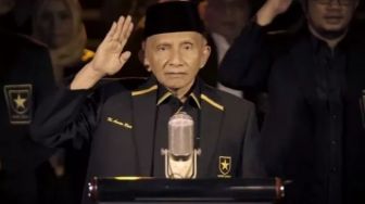 Tengah Ramai Jokowi Mirip Raja Firaun, Amien Rais: Sebodoh-bodohnya Raja Bisa Cengkeram Kekuasaan