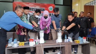 Satresnarkoba Polres Banjarbaru Musnahkan Puluhan Gram Sabu