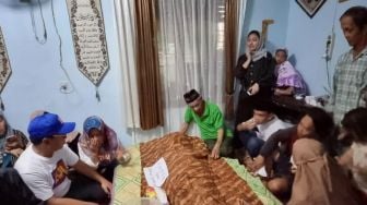 Wali Kota Makassar Melayat Ketua RT Kader PKK Tewas saat Ikut Tarik Tambang Pemecahan Rekor