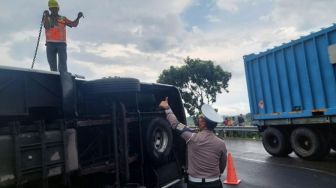 Satu Orang Meninggal dalam Kecelakaan Bus di Tol Tangerang-Merak