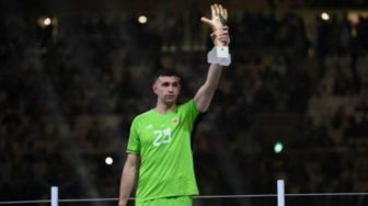 Emiliano Martinez Beli Anjing Belgian Malinois untuk Jaga Medali Piala Dunia 2022