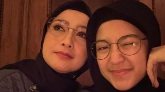 Warganet Pangling Liat Anak Gadis Desy Ratnasari, Disebut Mirip Banget Mamanya Hingga Berlomba Jadi Mantu