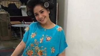 Tetap Cantik dan Menggoda, Intip 7 Artis yang Gemar Menggunakan Daster